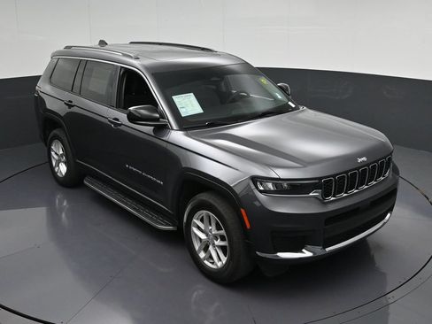 Used 2024 Jeep Grand Cherokee L Laredo RWD image 24