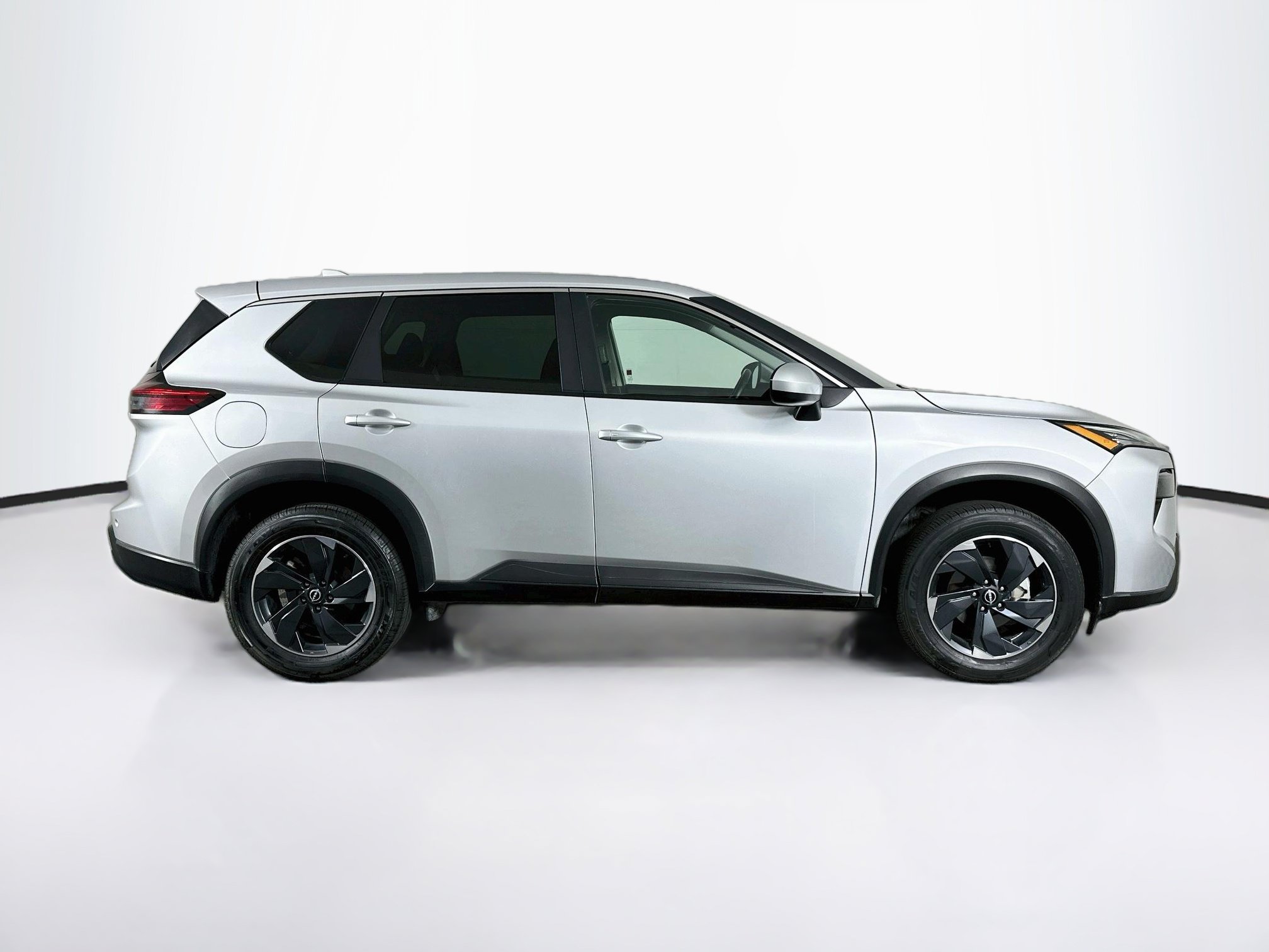 Used 2025 Nissan Rogue SV FWD image 10