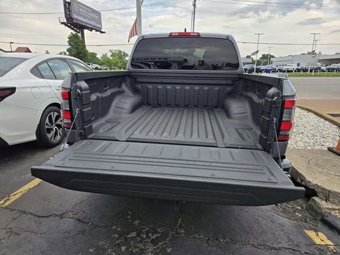 Used 2024 Nissan Frontier S w/ Technology Package AWD/4WD image 10