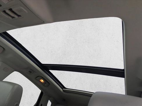 Used 2011 Cadillac SRX Premium image 17