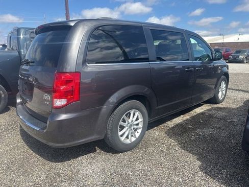 Used 2020 Dodge Grand Caravan SXT w/ Driver Convenience Group image 17
