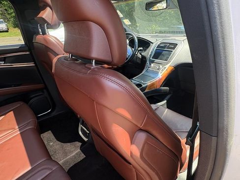 Used 2016 Lincoln MKX Reserve w/ Equipment Group 102A AWD/4WD image 8