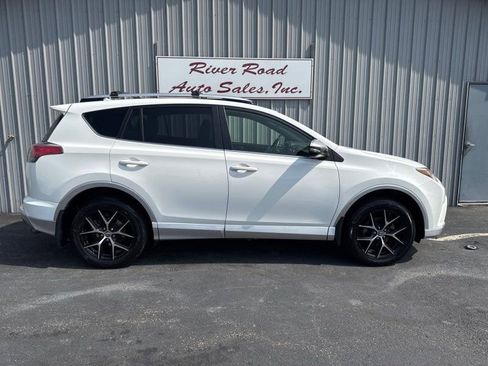 Used 2016 Toyota RAV4 SE image 5