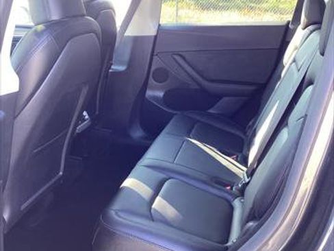 Used 2024 Tesla Model Y Long Range image 22