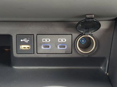 Used 2022 Toyota Highlander L image 26