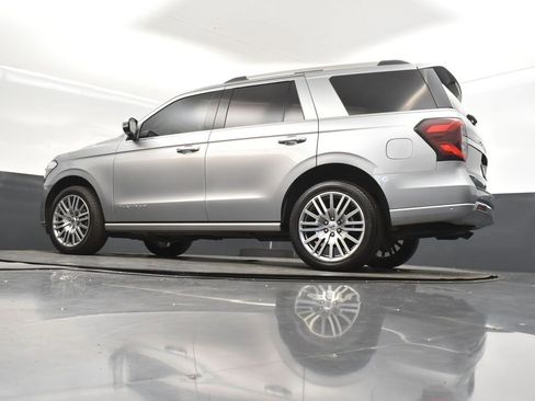 Used 2024 Ford Expedition Platinum image 42