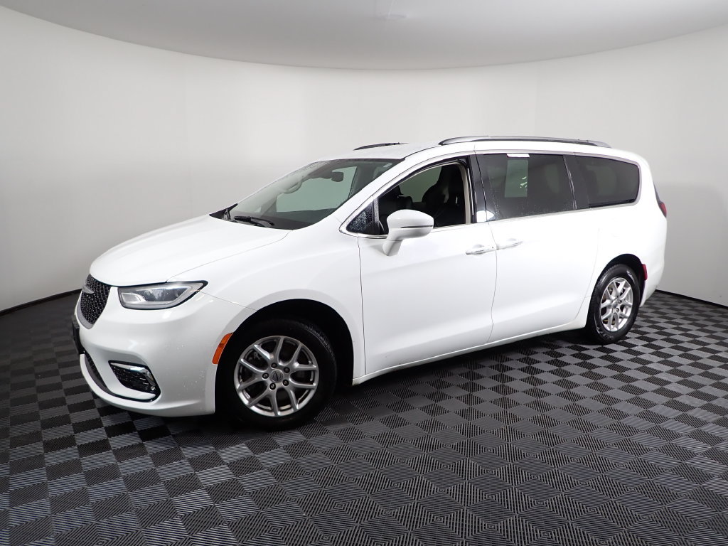 Used 2021 Chrysler Pacifica Touring-L FWD image 8
