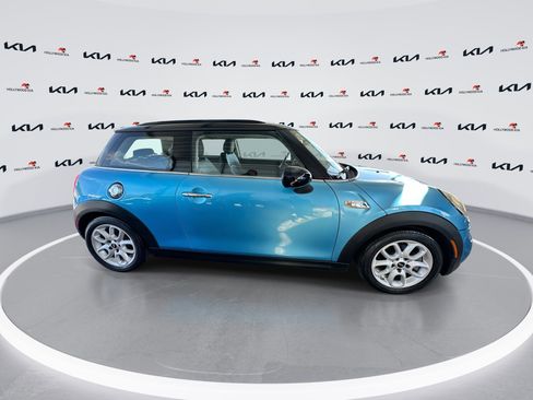 Used 2015 MINI Cooper S image 9