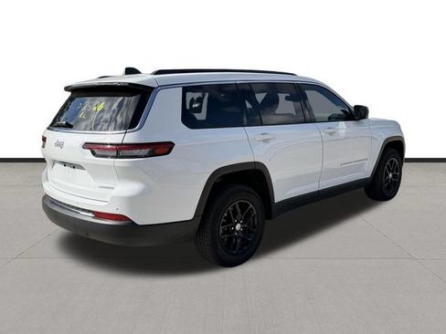 Used 2025 Jeep Grand Cherokee L Laredo RWD image 5