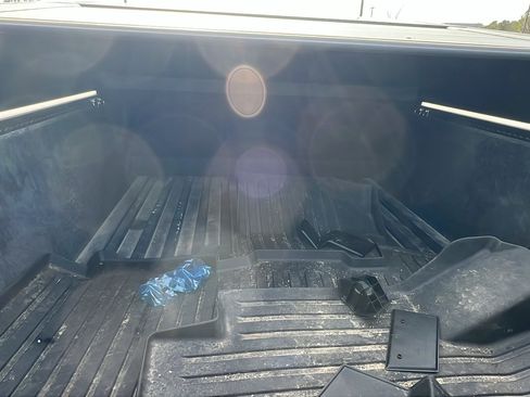 Used 2025 Tesla Cybertruck AWD Crew Cab image 13