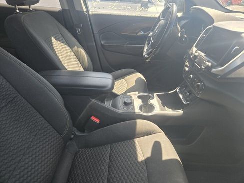 Used 2020 GMC Terrain SLE w/ Driver Convenience Package AWD/4WD image 3