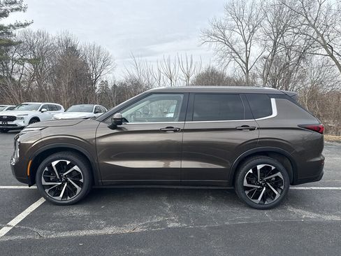 Used 2022 Mitsubishi Outlander SEL image 3