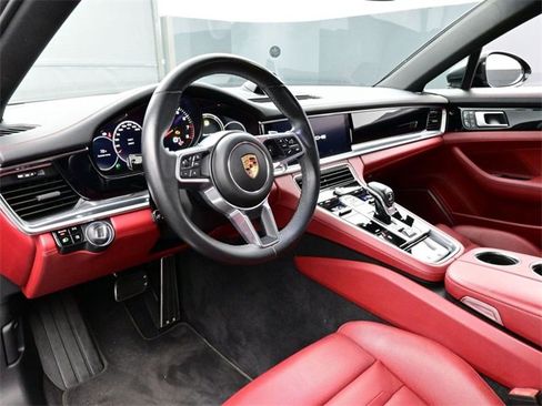 Used 2020 Porsche Panamera 4S image 4