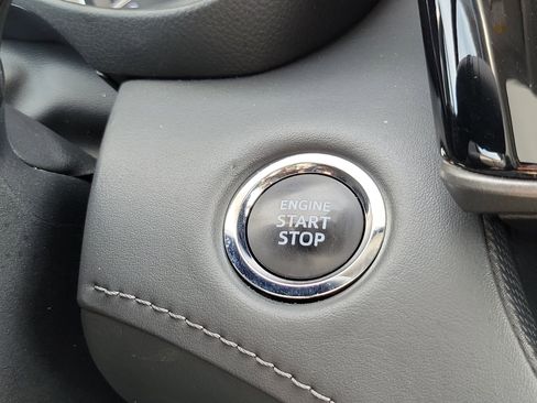 Used 2022 Toyota Highlander XLE image 28