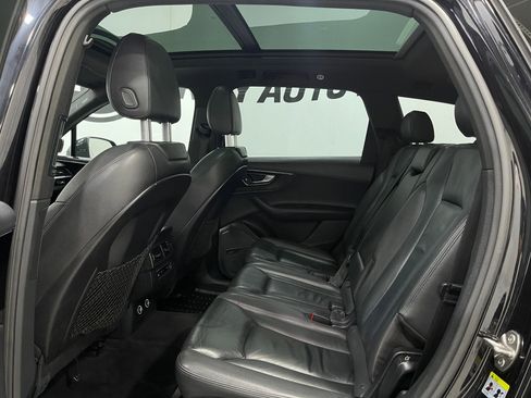Used 2018 Audi Q7 3.0T Premium Plus w/ Premium Plus Package image 29