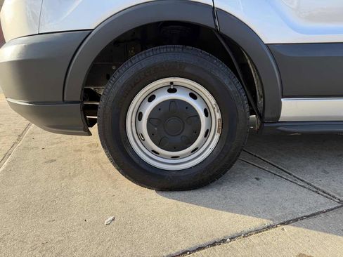 Used 2015 Ford Transit 350 XL image 8