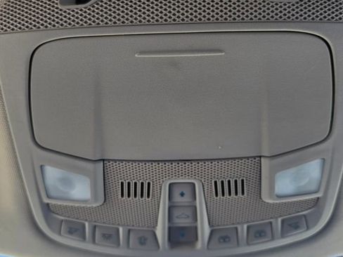 Used 2023 Ford Expedition Max XLT image 34