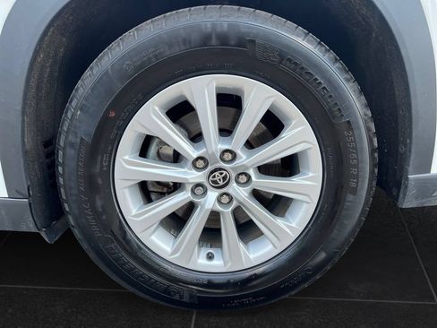 Used 2024 Toyota Grand Highlander AWD image 9