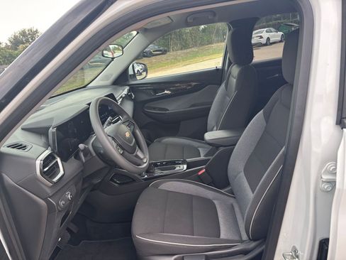 Used 2025 Chevrolet TrailBlazer LT image 24