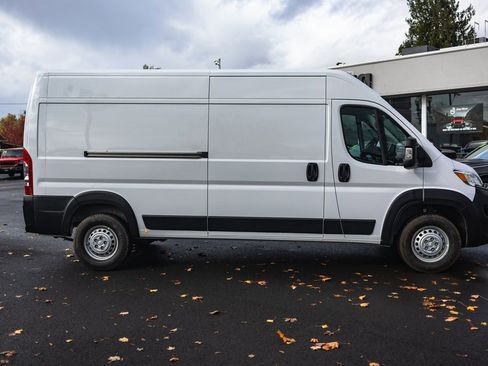New 2026 RAM ProMaster 2500 w/ Convenience Group image 7