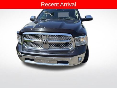 Used 2017 RAM 1500 Laramie w/ Convenience Group AWD/4WD image 10