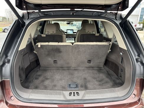 Used 2020 Lincoln Aviator Reserve w/ Equipment Group 202A image 14