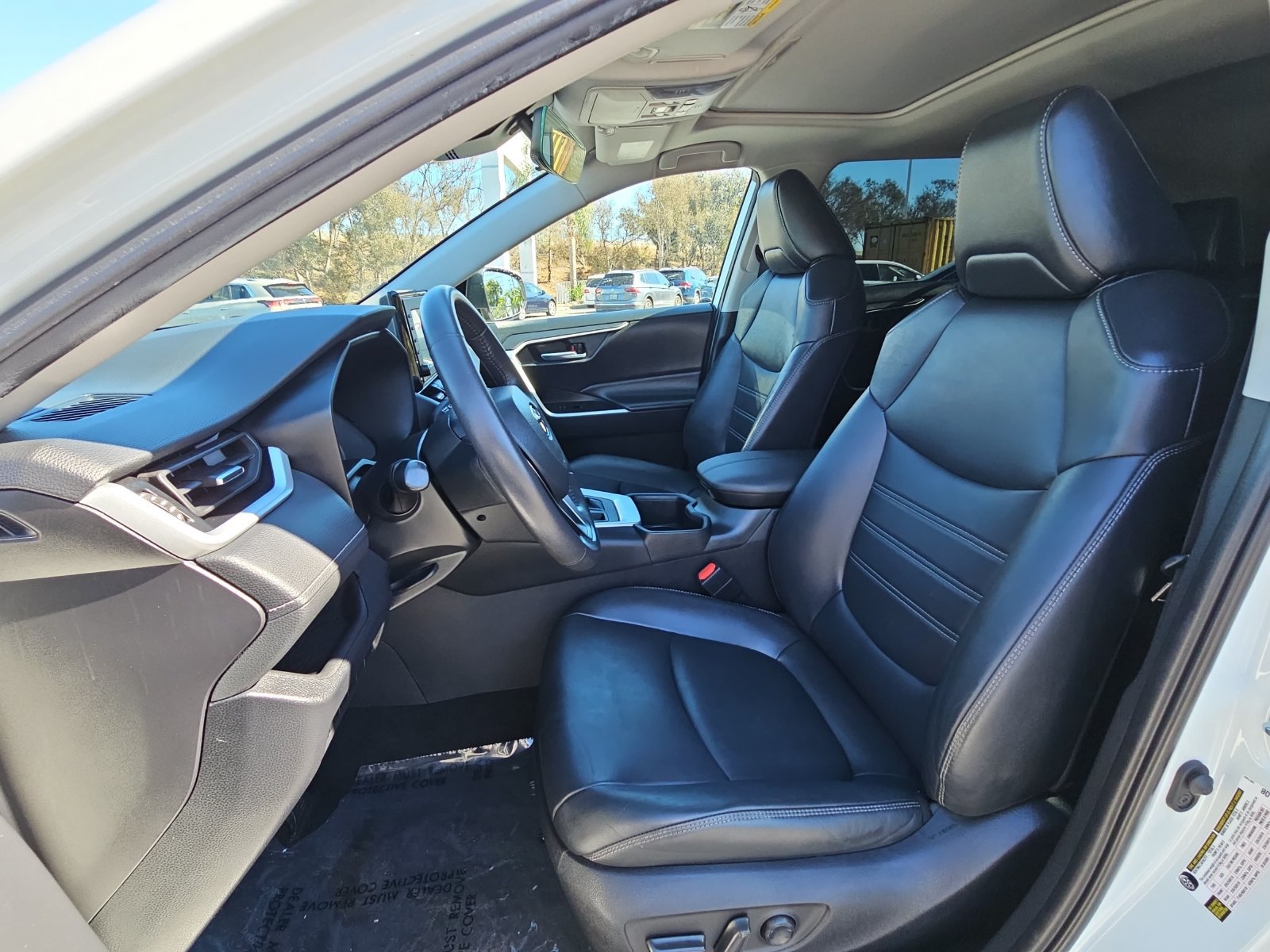 Used 2022 Toyota RAV4 XLE Premium FWD image 15