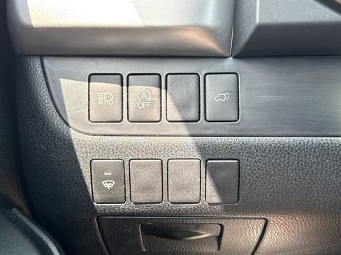 Used 2019 Toyota Highlander SE AWD/4WD image 28
