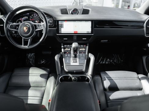 Used 2020 Porsche Cayenne image 7