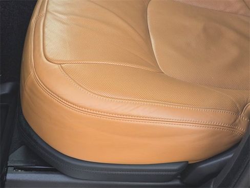 Used 2021 Land Rover Range Rover Autobiography Fifty Edition image 31