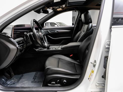 Used 2025 Cadillac CT5 Premium Luxury image 4