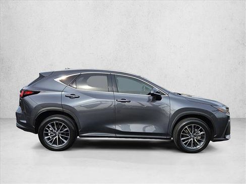 Used 2025 Lexus NX 250 NX 250 image 4