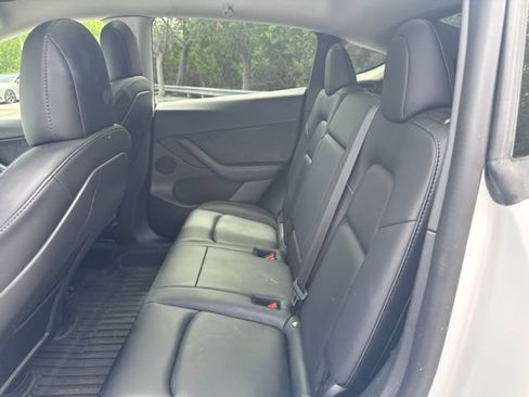 Used 2022 Tesla Model Y Long Range AWD/4WD image 7