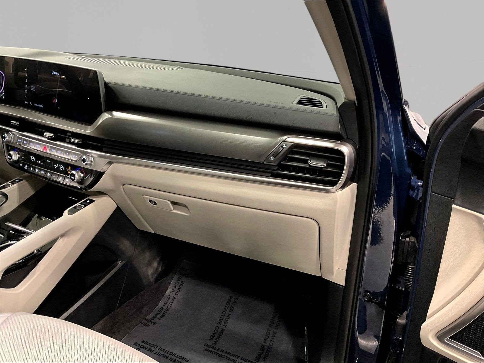 Used 2025 Kia Telluride S FWD image 27