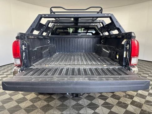 Used 2019 Toyota Tacoma TRD Off-Road AWD/4WD image 19