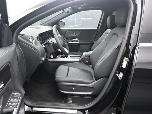 New 2025 Mercedes-Benz GLA 250 4MATIC image 33