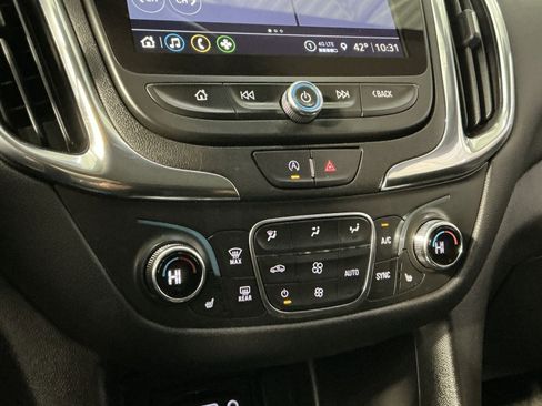 Used 2024 Chevrolet Equinox LT image 28