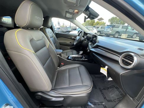 Used 2025 Chevrolet Trax ACTIV w/ Driver Confidence Package image 27