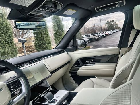New 2026 Land Rover Range Rover SE AWD/4WD image 13