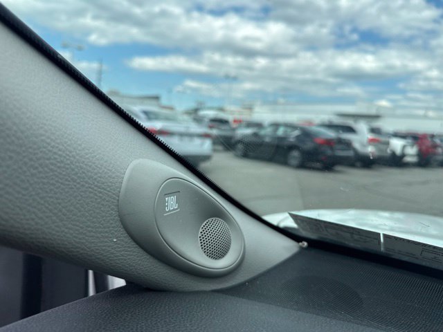 Used 2019 Toyota Camry XLE w/ Navigation Package FWD image 20