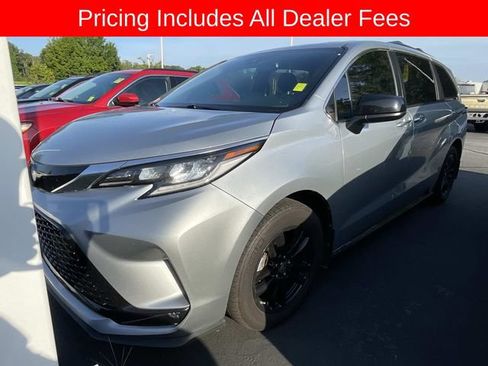 Used 2022 Toyota Sienna XSE AWD/4WD image 1