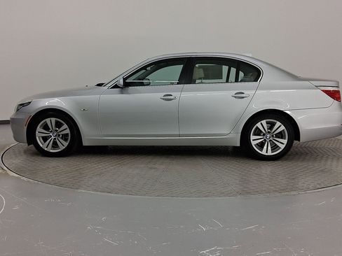 Used 2010 BMW 528i Sedan image 2