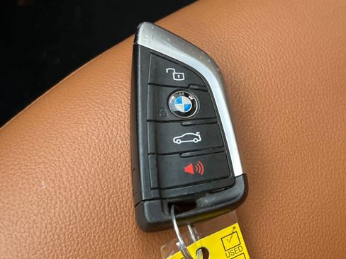 Used 2022 BMW 330i Sedan w/ Premium Package image 24