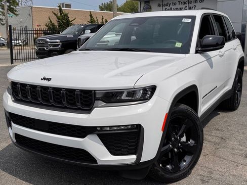 New 2026 Jeep Grand Cherokee Limited w/ Limited Altitude Package AWD/4WD image 3