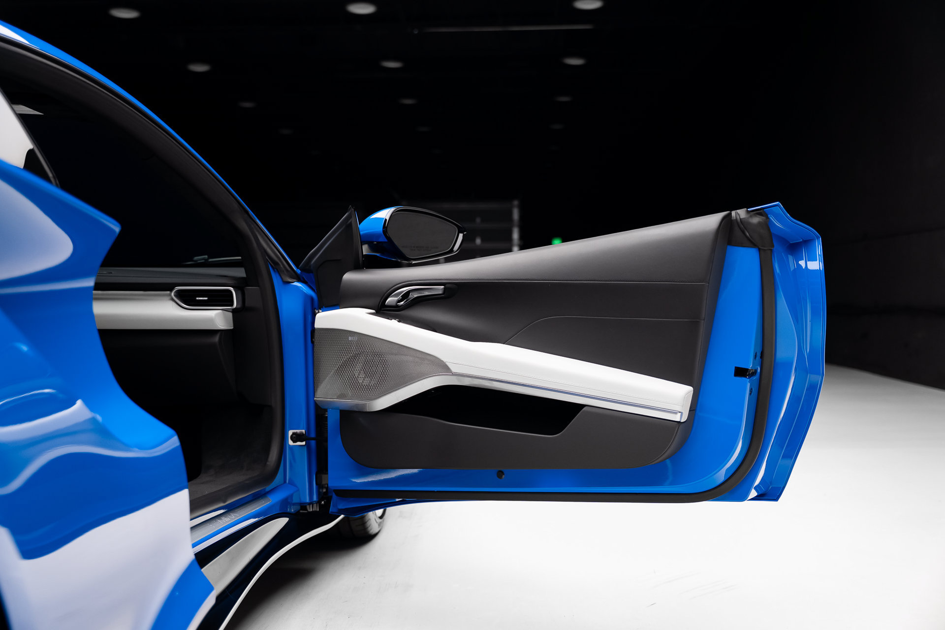 Used 2025 Lotus Emira RWD image 59