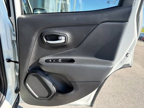 Used 2023 Jeep Renegade Trailhawk AWD/4WD image 30
