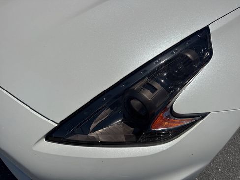 Used 2015 Nissan 370Z Touring RWD image 28