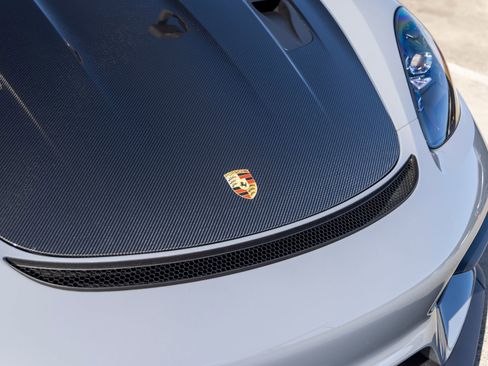 Certified 2025 Porsche 718 Cayman GT4 RS RWD image 17