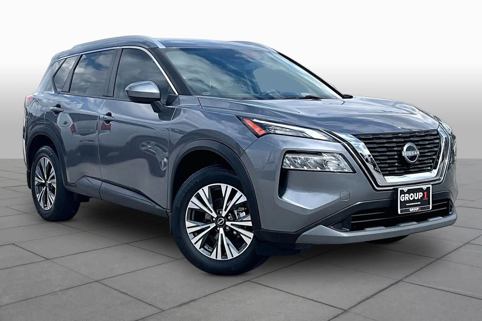 Used 2023 Nissan Rogue SV w/ SV Premium B Package FWD image 3