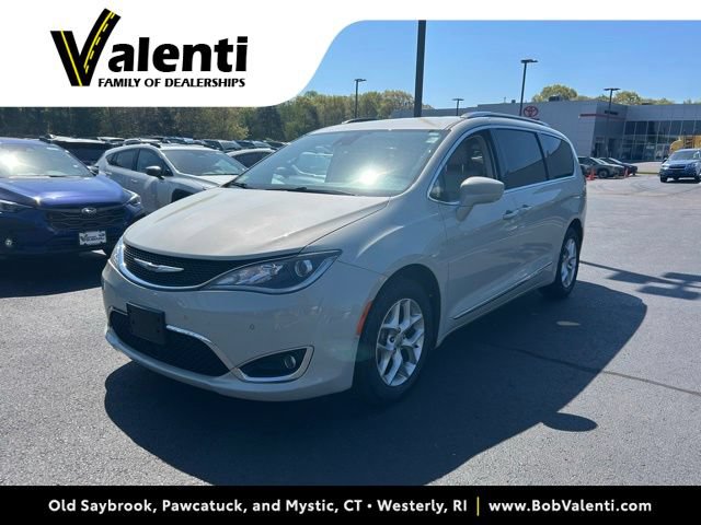 Used 2020 Chrysler Pacifica Touring-L Plus w/ Tire & Wheel Group FWD image 1